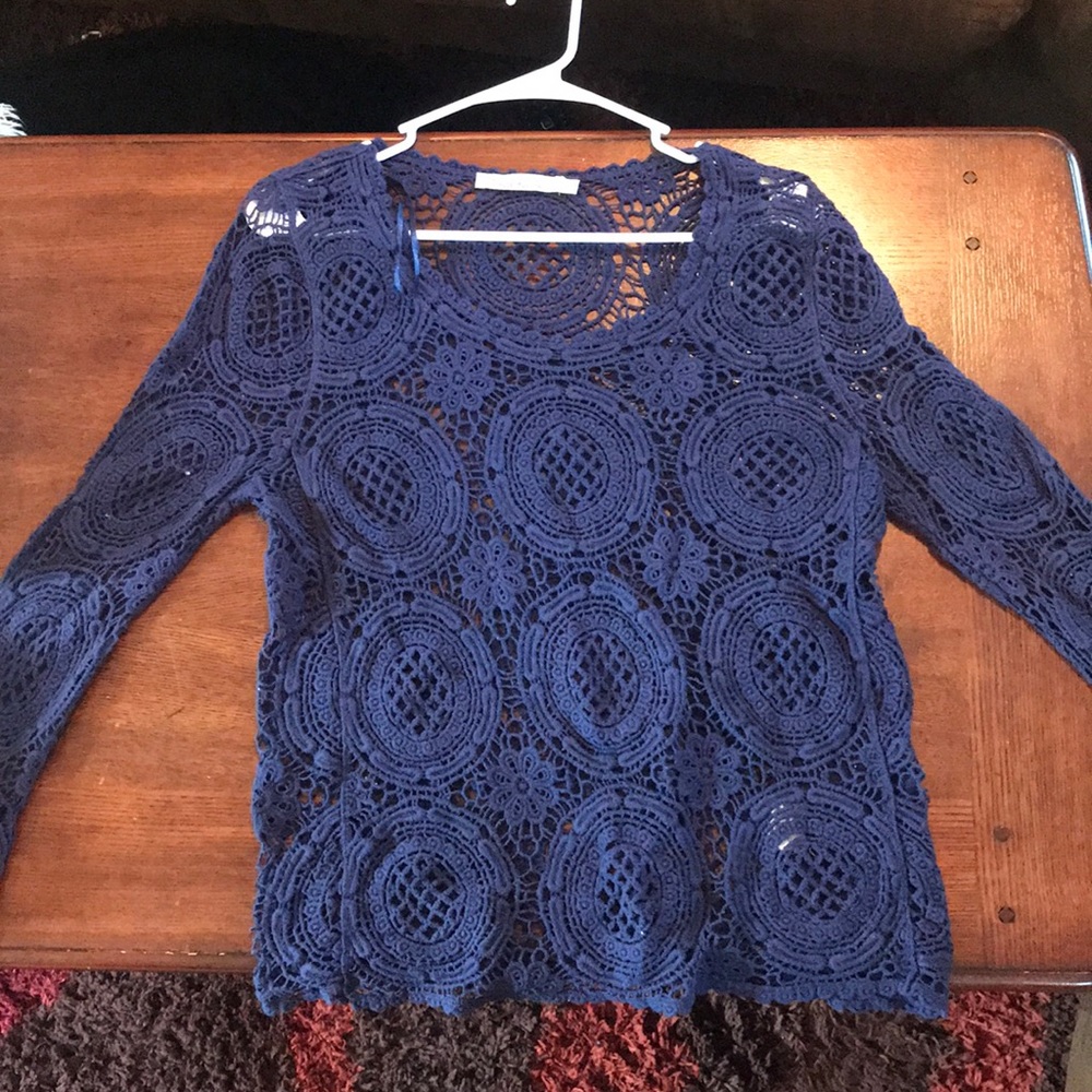 blue long sleeve crocheted top